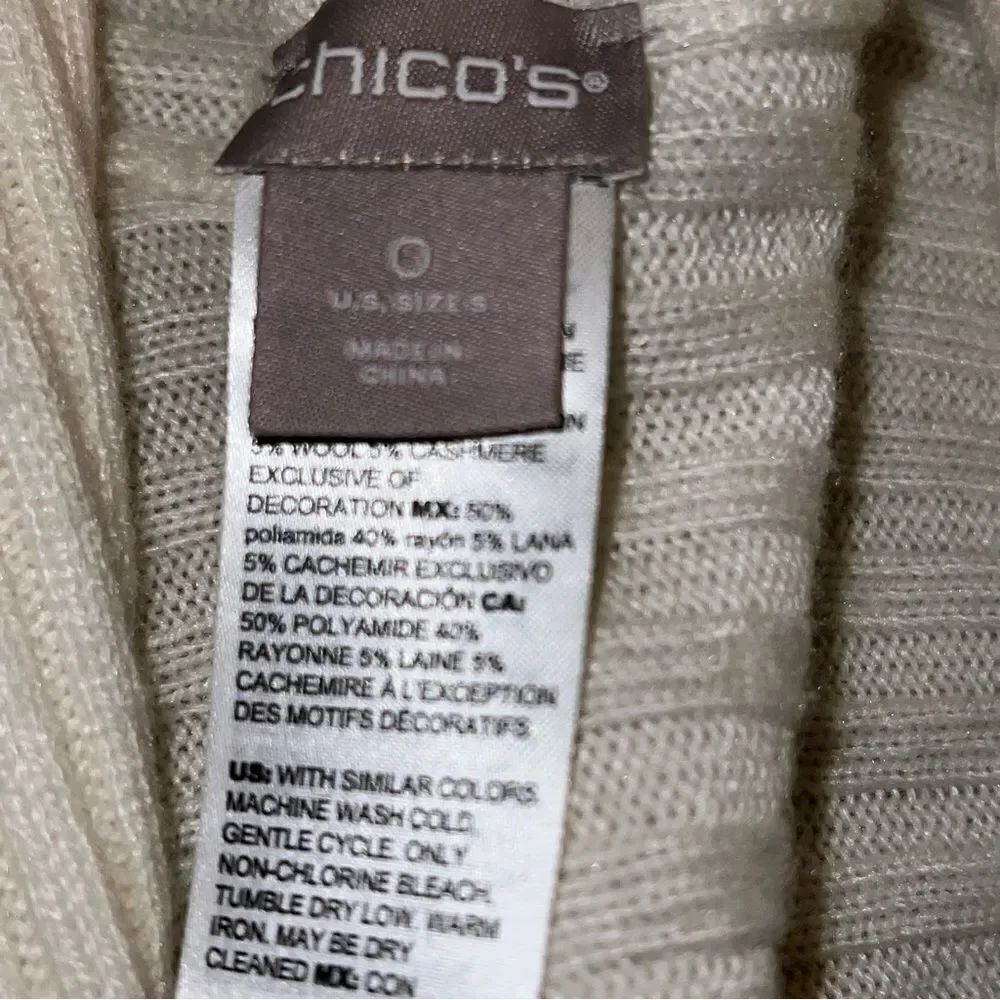 Chicos size 0 sweater - Picture 2 of 6